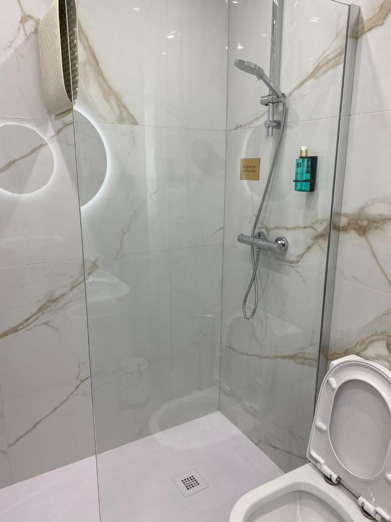 53 Luxury Accommodation Maynooth Room photo